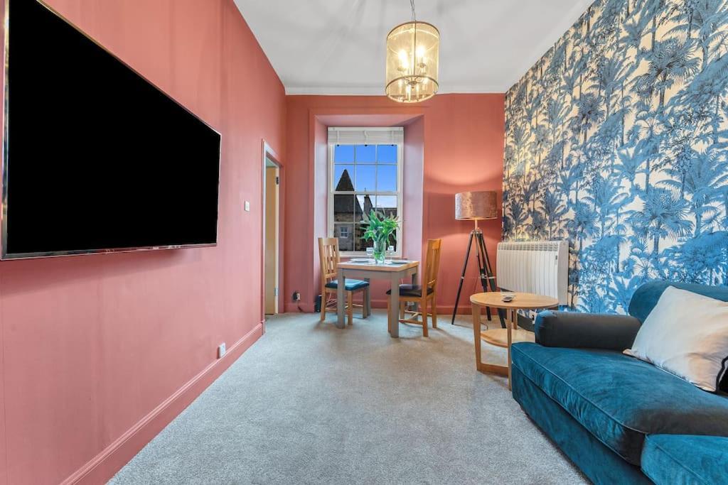 Boutique Modern Royal Mile Apartment Sleeps 4 에든버러 외부 사진