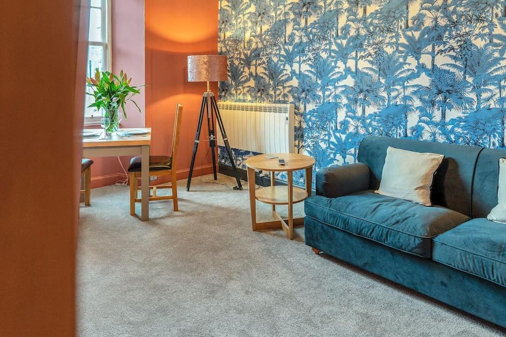 Boutique Modern Royal Mile Apartment Sleeps 4 에든버러 외부 사진