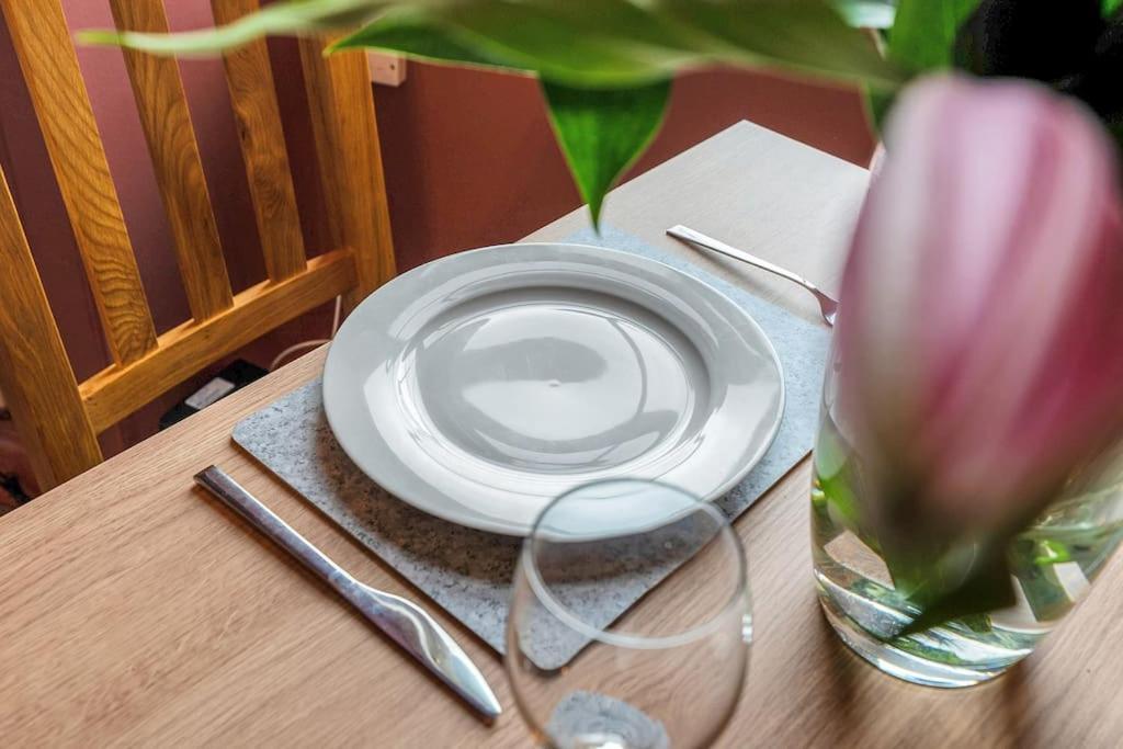 Boutique Modern Royal Mile Apartment Sleeps 4 에든버러 외부 사진
