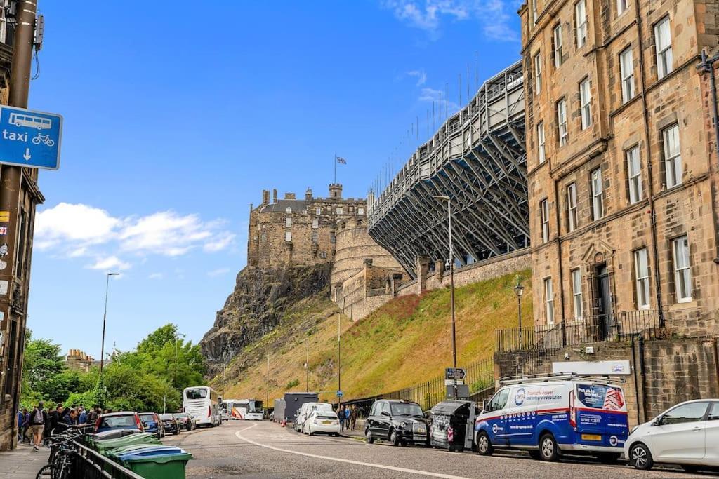 Boutique Modern Royal Mile Apartment Sleeps 4 에든버러 외부 사진