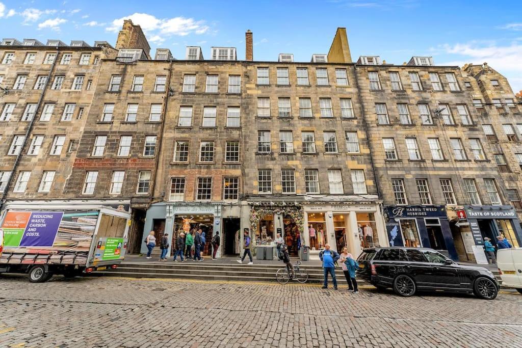 Boutique Modern Royal Mile Apartment Sleeps 4 에든버러 외부 사진