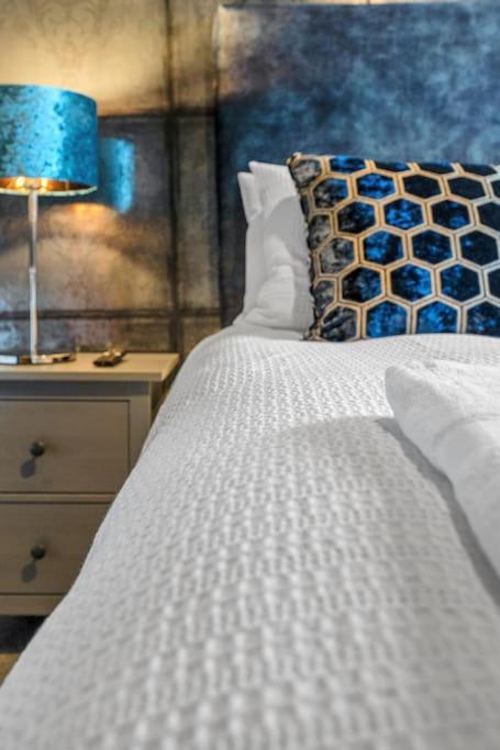 Boutique Modern Royal Mile Apartment Sleeps 4 에든버러 외부 사진
